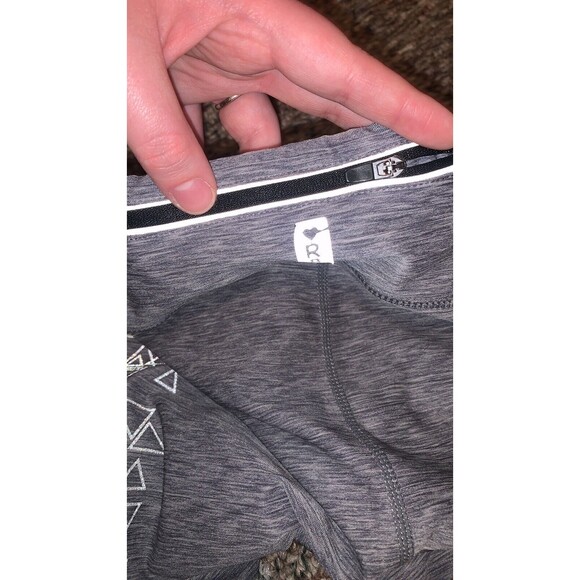 R8 activewear heathered gray Capri cropped leggings w/ mesh & reflective detail - Picture 5 of 6